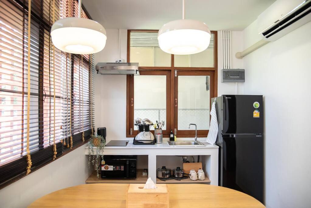 Nhà nghỉ Ray's Home,3br With Front Yard,walkable To Nimman